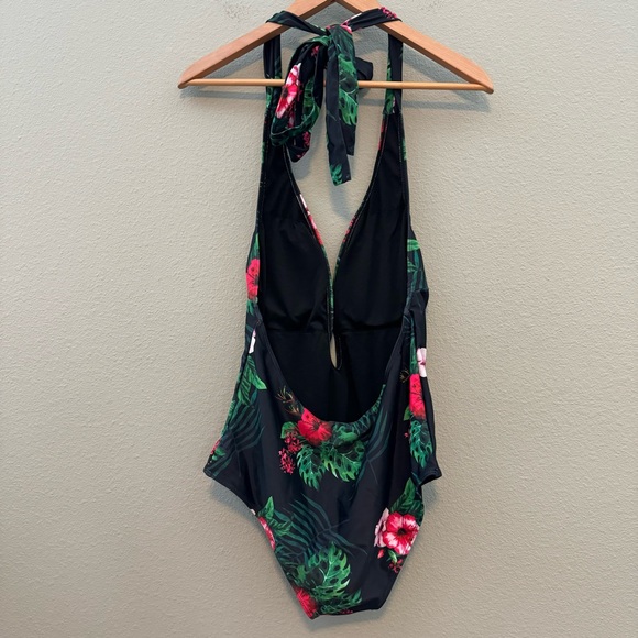 Begonia.K Tropical Print Deep V-Neck Criss Cross Floral One Piece Swimsuit - Picture 4 of 8